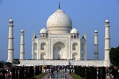 Inde: Empêché de se marier, un couple tente de se suicider Inde: Empêché de se marier, un couple tente de se suicider