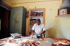 (Photos) Inde: Des «morts-vivants» se battent pour ressusciter (Photos) Inde: Des «morts-vivants» se battent pour ressusciter