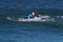 (Vidéo) En pleine compétition de Surf, il se fait attaquer par un requin