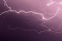 La probabilité d’être frappé par la foudre au Canada est de moins d’une chance sur un million...