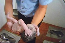Chine: Un nouveau-né abandonné dans les toilettes