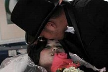 Thaïlande : Un homme épouse sa copine le jour de l'enterrement de celle-ci