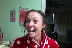 (Vidéo) Il annonce à sa femme qu'elle est enceinte
(Vidéo) Il annonce à sa femme qu'elle est enceinte