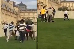 (Vidéo) Paris : des policiers malmenés par des vendeurs à la sauvette (Vidéo) Paris : des policiers malmenés par des vendeurs à la sauvette