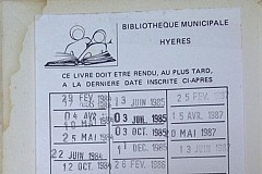 France: Elle rapporte un livre à la bibliothèque avec 28 ans de retard France: Elle rapporte un livre à la bibliothèque avec 28 ans de retard