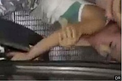 (Vidéo) Chine : Un enfant se coince la main dans un escalator (Vidéo) Chine : Un enfant se coince la main dans un escalator