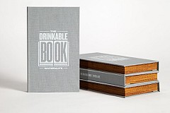 (Vidéo) Les pages de ce livre filtrent l’eau sale pour la rendre potable (Vidéo) Les pages de ce livre filtrent l’eau sale pour la rendre potable