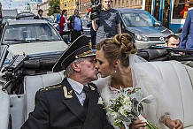 Un acteur russe de 84 ans épouse une étudiante de… 24 ans