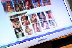 Arrêté après avoir tourné 142 films pédopornographiques avec sa fille de 7 ans Arrêté après avoir tourné 142 films pédopornographiques avec sa fille de 7 ans