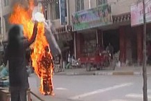(Vidéo) Pakistan : Une jeune fille violée par des policiers s'immole