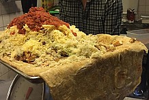 (Photos) Un restaurant offre 10% de son capital à quiconque mangerait un burrito géant de 13,6 kg