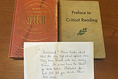 Il rapporte deux livres à la bibliothèque avec 52 ans de retard Il rapporte deux livres à la bibliothèque avec 52 ans de retard