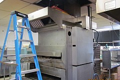 Un cambrioleur reste coincé 11 heures dans le tuyau d’aération d’un four à pizza Un cambrioleur reste coincé 11 heures dans le tuyau d’aération d’un four à pizza