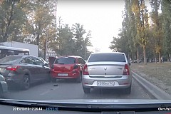 (Vidéo) Trois voitures ont été endommagées mais le pigeon se porte bien… (Vidéo) Trois voitures ont été endommagées mais le pigeon se porte bien…