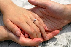 Brésil : trois femmes se marient légalement ensemble Brésil : trois femmes se marient légalement ensemble