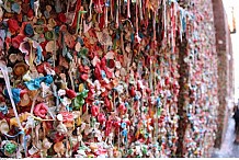 Après 20 ans, le mur de chewing-gums de Seattle va être nettoyé