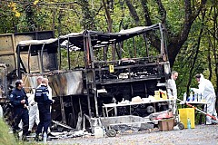France : Un car s'embrase avec près de 40 enfants à bord France : Un car s'embrase avec près de 40 enfants à bord