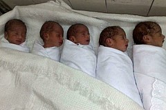 Abidjan : Une femme de 49 ans donne naissance à 5 enfants Abidjan : Une femme de 49 ans donne naissance à 5 enfants