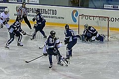 La lame d’un patin coupe la gorge d’un hockeyeur

