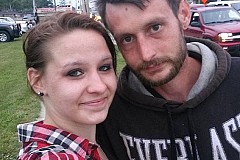 Elle se suicide en se faisant dévorer par des chiens Elle se suicide en se faisant dévorer par des chiens