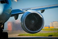 Inde : Un technicien meurt aspiré par le réacteur d’un avion Inde : Un technicien meurt aspiré par le réacteur d’un avion