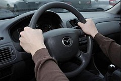 Complètement saoule, une mère de famille confie le volant à son fils de 10 ans Complètement saoule, une mère de famille confie le volant à son fils de 10 ans