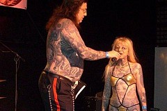 Marie-France Estève, la femme la plus tatouée de France, vient de mourir des suites d'un cancer Marie-France Estève, la femme la plus tatouée de France, vient de mourir des suites d'un cancer
