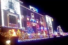 Le show illuminé d'une famille d'électriciens pour Noël
