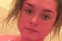 Royaume-Uni : Elle utilise un produit cosmétique et... finit toute rose Royaume-Uni : Elle utilise un produit cosmétique et... finit toute rose