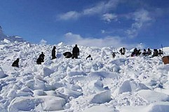 Inde : Le soldat qui avait survécu six jours sous 7 mètres de neige est mort
