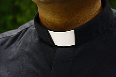 Gagnoa/ Scandale dans une église: Un faux élève-prêtre arrêté en plein culte
Gagnoa/ Scandale dans une église: Un faux élève-prêtre arrêté en plein culte