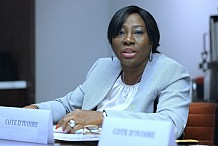 La ministre Kandia Camara récompense les meilleurs élèves ivoiriens, mardi à Abidjan