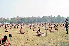 L'armée indienne fait passer à ses recrues un examen en slip
L'armée indienne fait passer à ses recrues un examen en slip