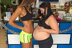 L'incroyable photo de deux futures mamans au même stade