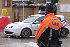 Belgique: Il poignarde sa mère car des voix le lui ont ordonné Belgique: Il poignarde sa mère car des voix le lui ont ordonné