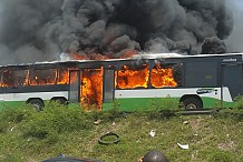Plateau : Un bus prend feu à l'entrée du pont Houphouët Boigny