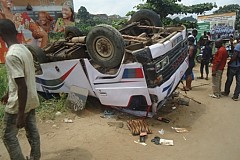 Abobo/ Un gbaka percute un autre : Un mort et 11 blessés
Abobo/ Un gbaka percute un autre : Un mort et 11 blessés