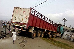 Yamoussoukro / Grave accident de la circulation: Des camions se percutent
Yamoussoukro / Grave accident de la circulation: Des camions se percutent