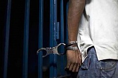 Gagnoa : Un garde pénitentiaire braque en compagnie d'un détenu
Gagnoa : Un garde pénitentiaire braque en compagnie d'un détenu