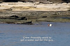 (Vidéo) A la recherche d'un mérou géant, ils trouvent un homme échoué sur une île déserte