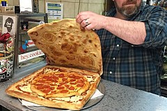 Une pizzeria imagine la boîte à pizza comestible