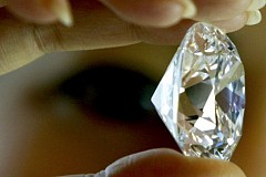 63 millions de dollars pour un diamant 63 millions de dollars pour un diamant