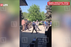 (Vidéo) 3 morts et 26 blessés lors d’une bagarre générale dans un cimetière de Moscou
(Vidéo) 3 morts et 26 blessés lors d’une bagarre générale dans un cimetière de Moscou