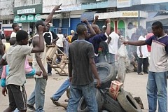 La population lynche deux microbes à Marcory, un mort et un blessé La population lynche deux microbes à Marcory, un mort et un blessé