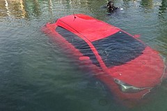 Elle confond une route et une rampe de bateaux sur son GPS et fonce droit dans l’eau
Elle confond une route et une rampe de bateaux sur son GPS et fonce droit dans l’eau