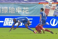 L’horrible blessure de l’attaquant Demba Ba (vidéo)