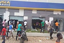 Bouaké : la population mécontente s'attaque aux banques et à la police