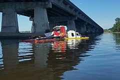 Côte d'Ivoire: un camion plonge dans une rivière, faisant cinq morts Côte d'Ivoire: un camion plonge dans une rivière, faisant cinq morts