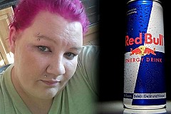 Une femme de 26 ans devient aveugle en buvant 28 canettes de Red Bull par jour