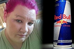 Une femme de 26 ans devient aveugle en buvant 28 canettes de Red Bull par jour Une femme de 26 ans devient aveugle en buvant 28 canettes de Red Bull par jour